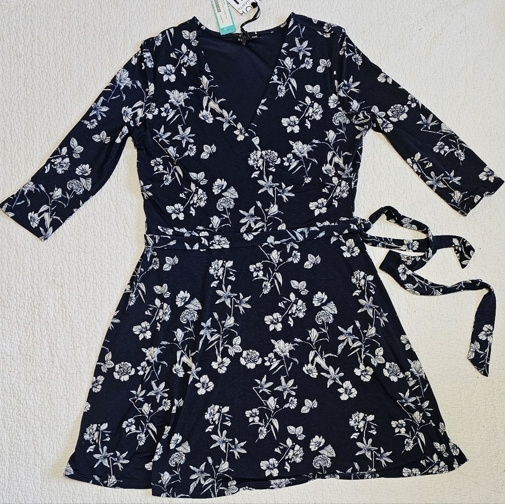 NWT 41 Hawthorn Floral Faux Wrap Navy Blue Dress